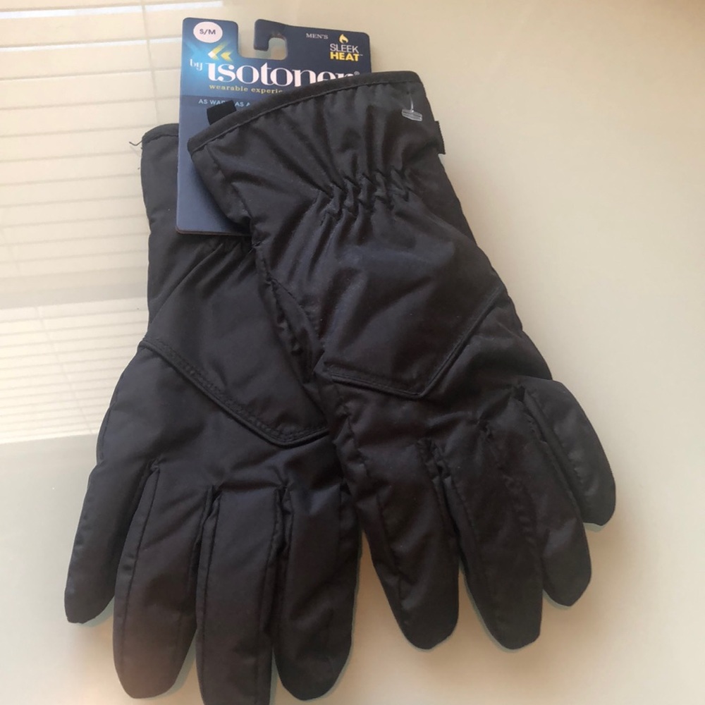Isotoner Men’s black gloves